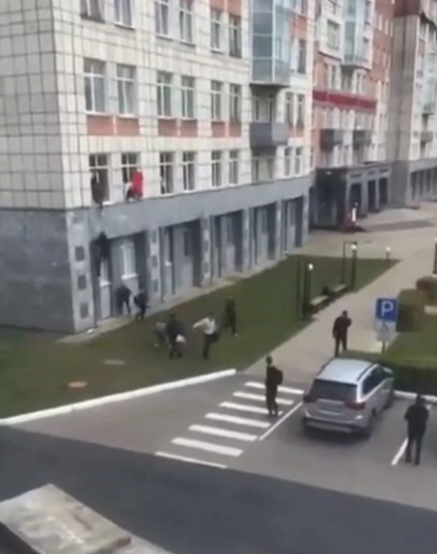 Rusya'da bir üniversiteye ateş açıldı: 8 ölü, 6 yaralı - Resim : 1