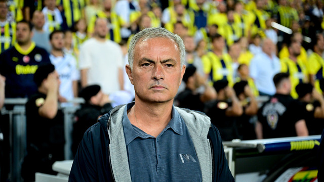 Jose Mourinho basın toplantısına katılmadı! Okan Buruk çıldırttı!