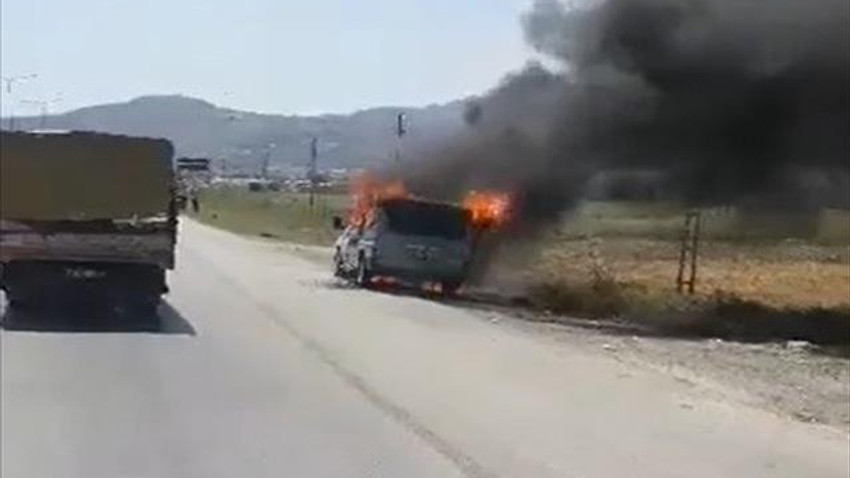 Minibüs alev alev yandı