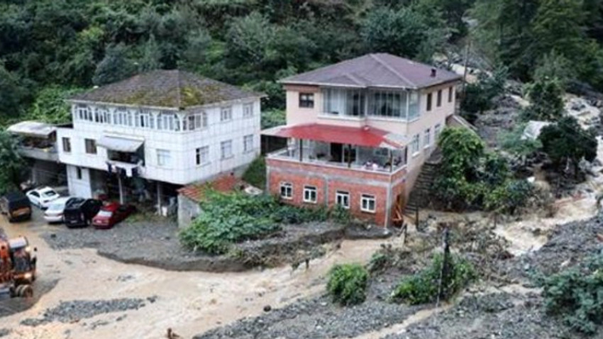 Son Dakika! Rize'de 1 ev çöktü, 22 ev boşaltıldı