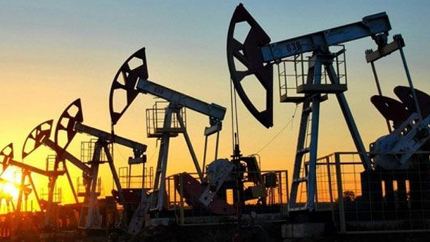Reuters: OPEC günlük petrol üretimini 800 bin varil kısma kararı aldı