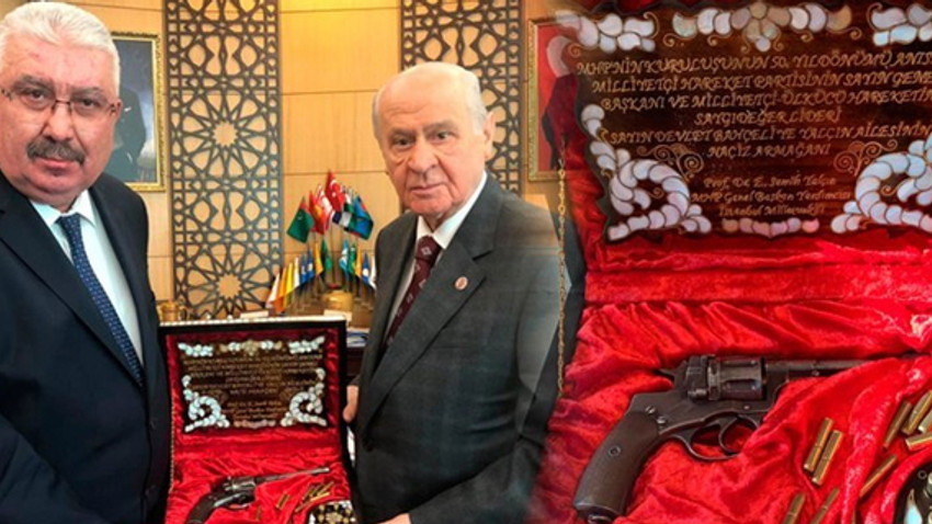 Devlet Bahçeli'ye 121 yıllık silah