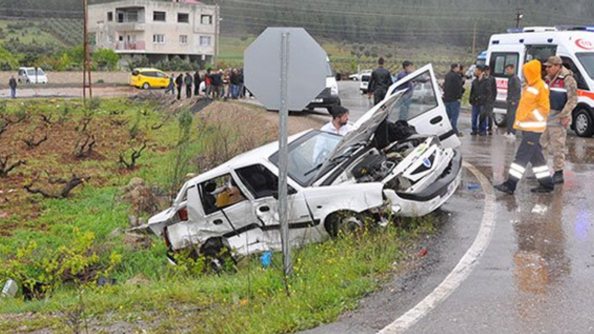 Gaziantep'te feci kaza: 3 ölü, 13 yaralı