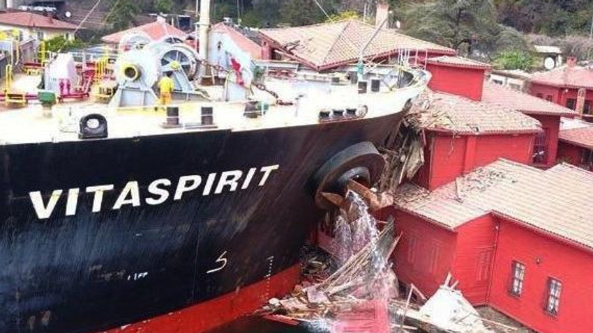 Tarihi yalıya çarpan gemiye rekor ceza