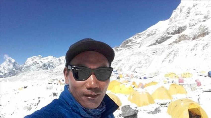 Nepalli dağcı yine Everest’in zirvesinde