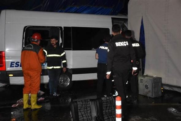 Kırıkkale'de feci kaza! 2 kişi öldü, 16 kişi yaralandı - Sayfa 3