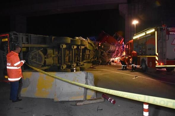 Kırıkkale'de feci kaza! 2 kişi öldü, 16 kişi yaralandı - Sayfa 1