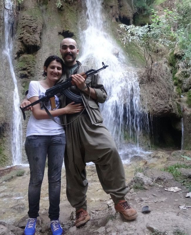 PKK'lı teröristle kampta fotoğrafı çıkan HDP'li hakkında flaş gelişme - Sayfa 4