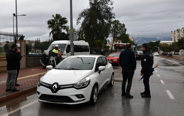 Antalya'da özel halk otobüsü, 9 araca çarptı; koruma polisi dahil 5 yaralı - Sayfa 2