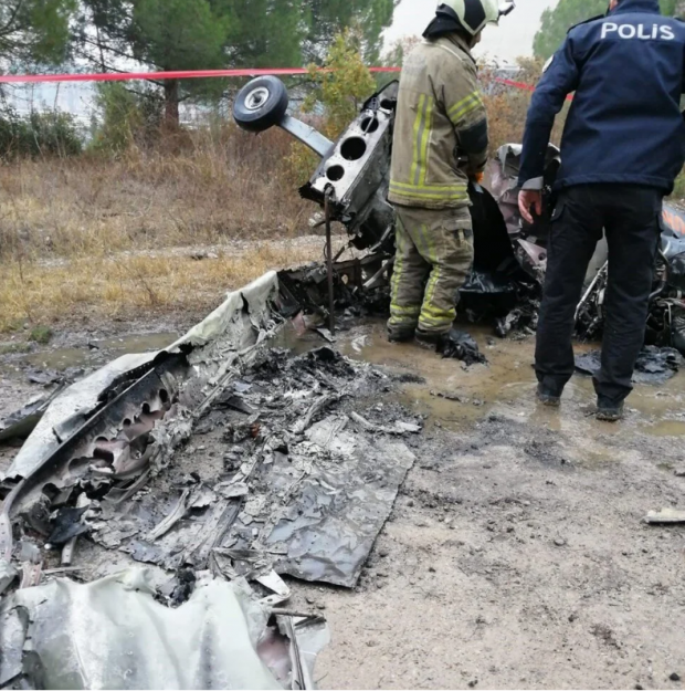 Bursa'da tek motorlu uçak düştü: 2 kişi öldü - Resim : 1