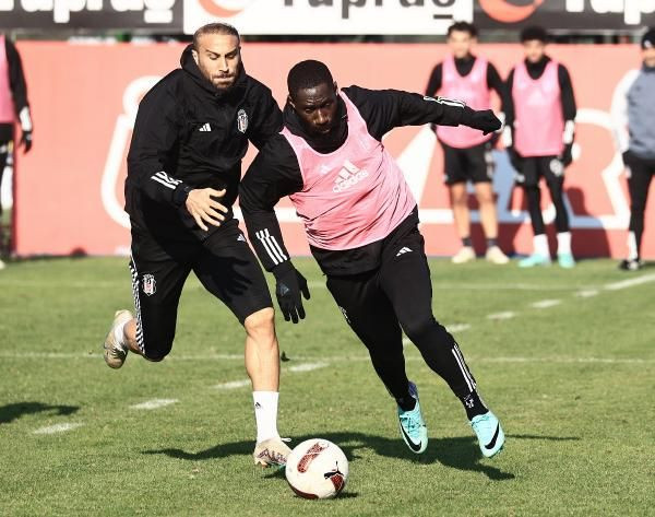 Fenerbahçe derbisinde Beşiktaş'ın X faktörü stoperler! Abdülkerim Bardakçı  için sıkı pazarlık - Spor Haberi