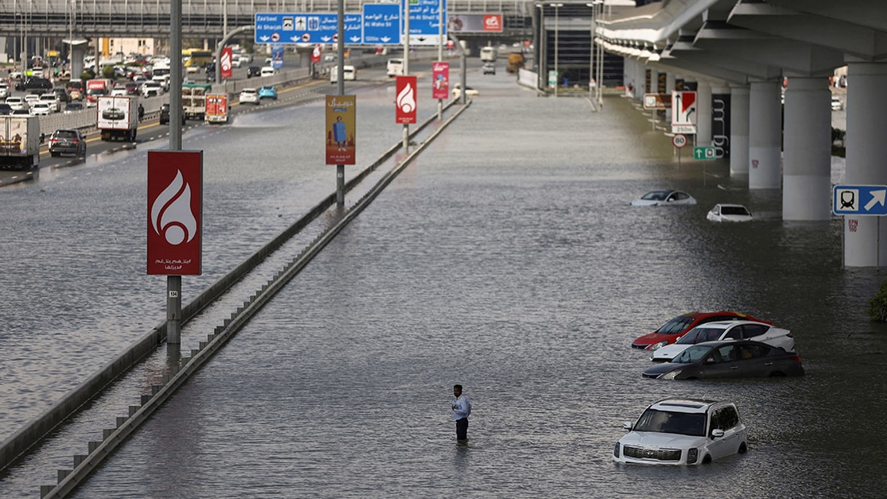 Dubai sular altında kaldı! Körfez ülkelerinde ölü sayısı artıyor