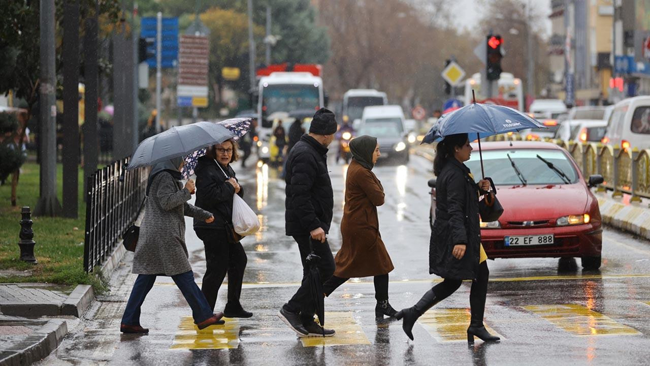 Meteoroloji saat verip uyardı, birçok kente yağış geliyor: Yarına dikkat