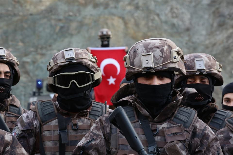 Göreve hazırlar! PÖH nefes kesti... - Sayfa 1