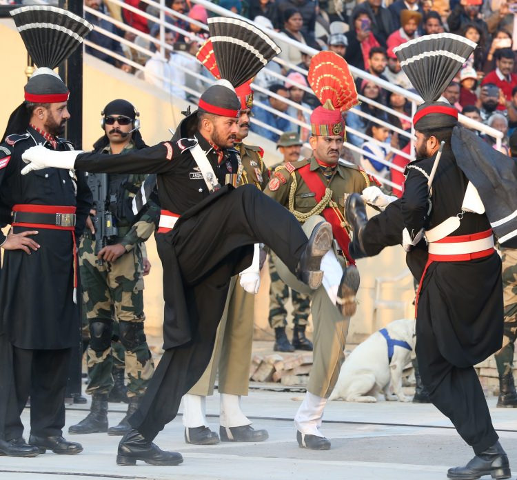 Pakistan-Hindistan sınırında 71 yıllık gelenek - Sayfa 2