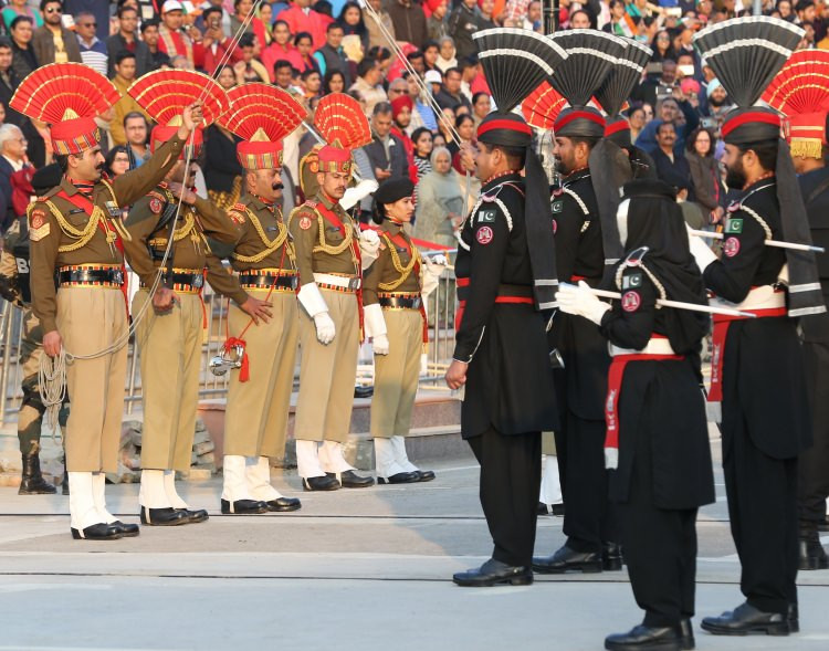 Pakistan-Hindistan sınırında 71 yıllık gelenek - Sayfa 4