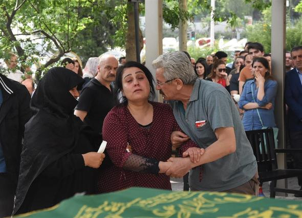 Siyanürlü limonata ile ölen anne ve baba için cenaze töreni düzenlendi - Sayfa 2