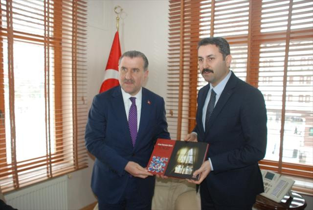 TSK Afrin'e ilerledikçe PKK ve YPG'nin saflarından ayrılmalar var