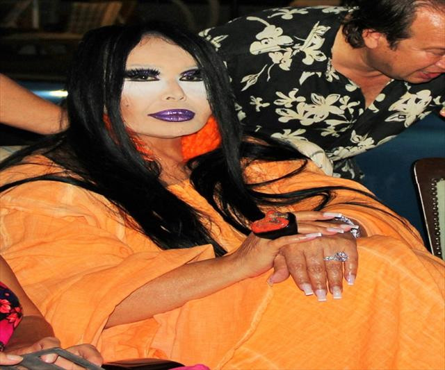 Bülent Ersoy'a 'tehdit' cezası