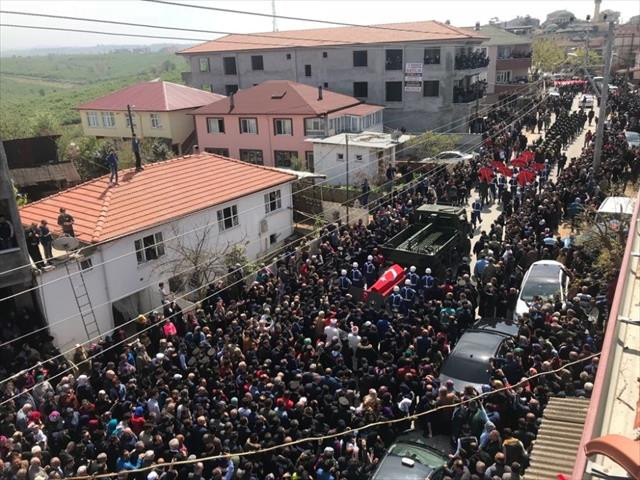 Sakarya şehidini dualarla son yolculuğuna uğurladı 