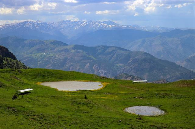 Adını efsanelerden alan ‘Dipsiz Göl' büyülüyor 
