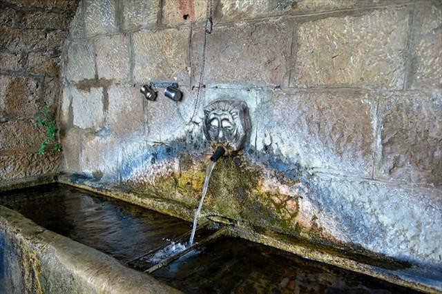 Bu çeşmenin hikayesi de suyu da çok güzel 