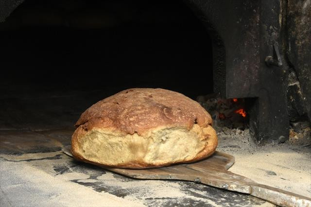Bu mahalle buram buram ekmek kokuyor 