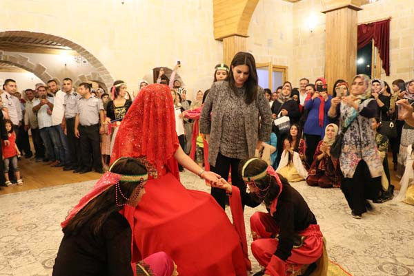 Jülide Sarıeroğlu: Adana 1 ton altın bozdurarak Türkiye’ye sahip çıktı - Resim : 2