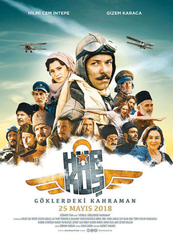 Gizem Karaca'dan filminin afişine tepki "Yaşlı çıktım değiştirin" - Resim : 1