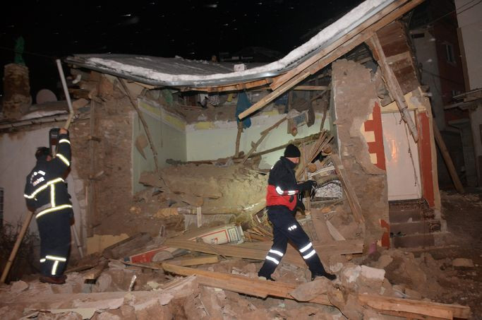 Gümüşhane'de mutfak tüpü bomba gibi patladı! - Resim : 1