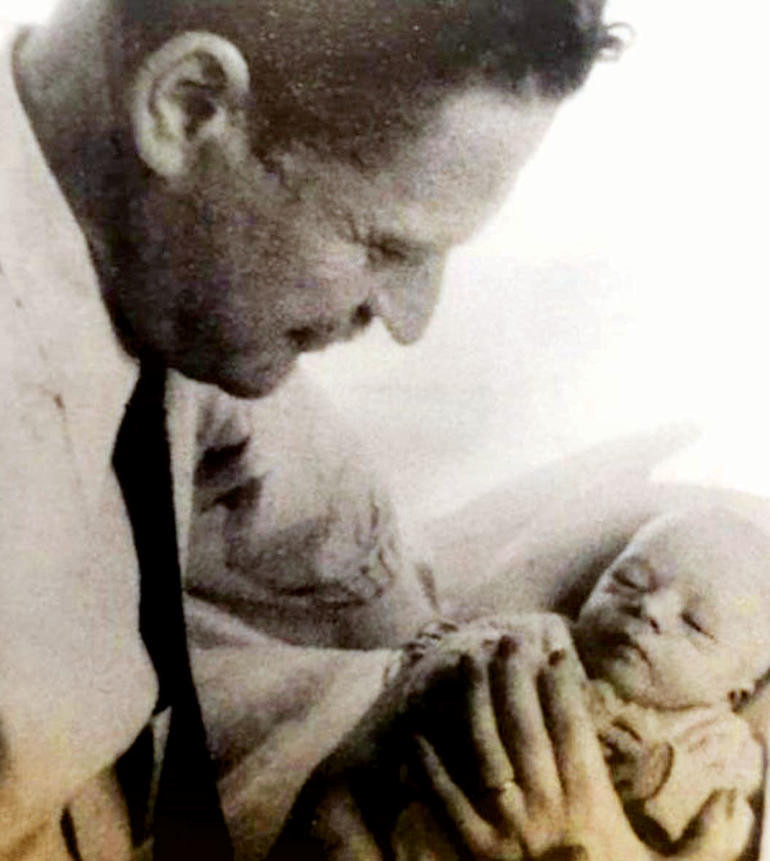 Nazım Hikmet'in oğlu hayatını kaybetti... İşte ölüm ilanındaki fotoğrafın sırrı! - Resim : 1