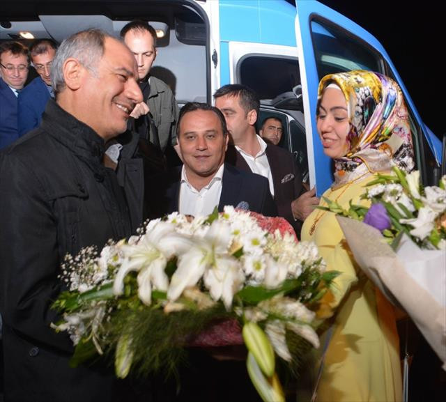 Efkan Ala meşalelerle karşılandı