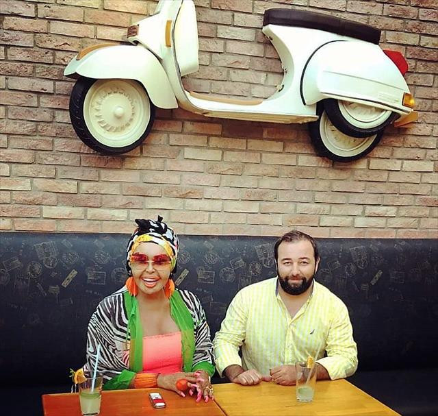 Bülent Ersoy eski dostlarıyla buluştu