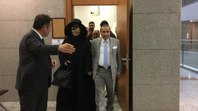 Bülent Ersoy hakim karşısına çıktı 