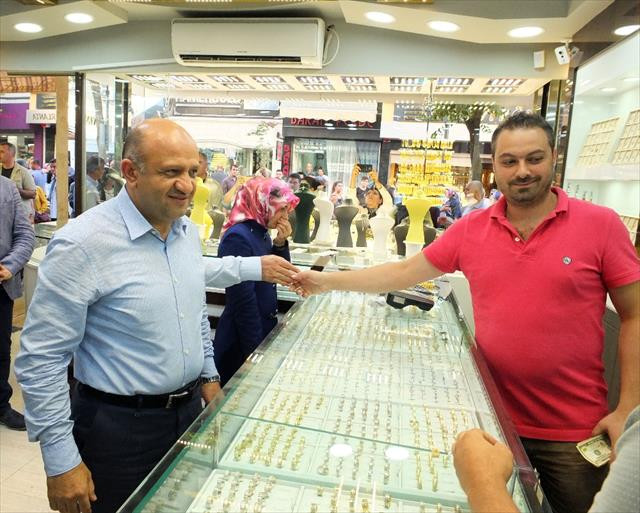 Başbakan Yardımcısı Işık'tan sürpriz esnaf ziyareti 