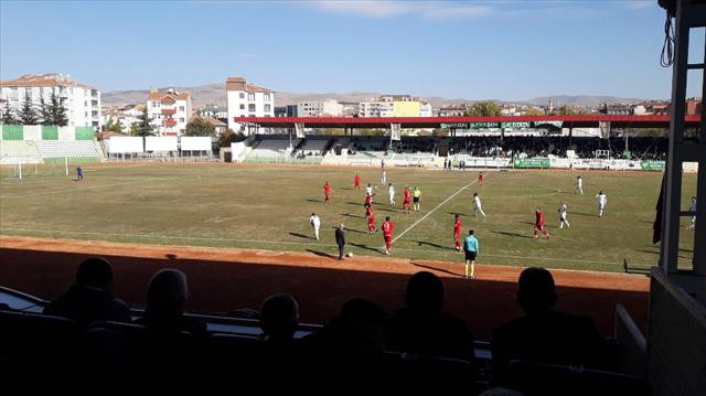 Amatör maçta saha karıştı