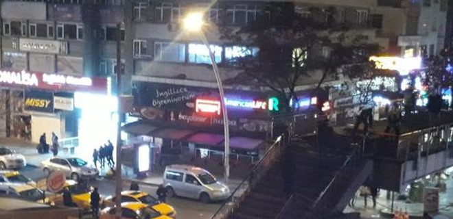 Melih Gökçek'e bir darbe daha! Üst geçitler sökülüyor - Resim : 1