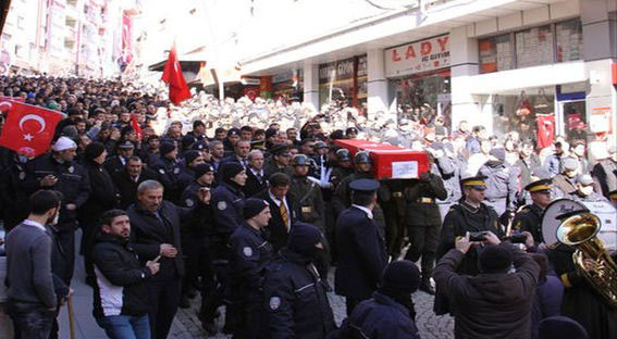 Sur şehidi Erdoğan son yolculuğuna uğurlandı - Resim : 1
