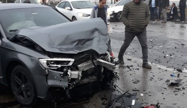 Trabzonsporlu futbolcu kaza yaptı - Resim : 1