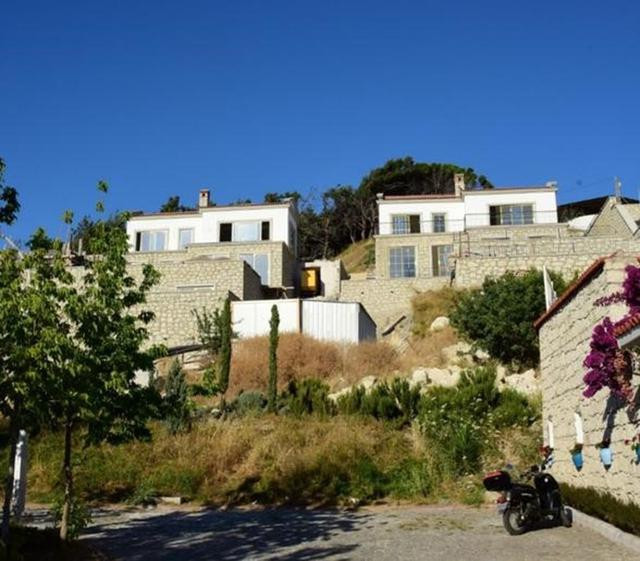 Mesut Özil Alaçatı�dan 1 milyon euro�ya ev aldı F5Haber